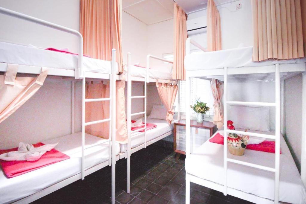 Bhumi Hostel Yogyakarta Exterior photo